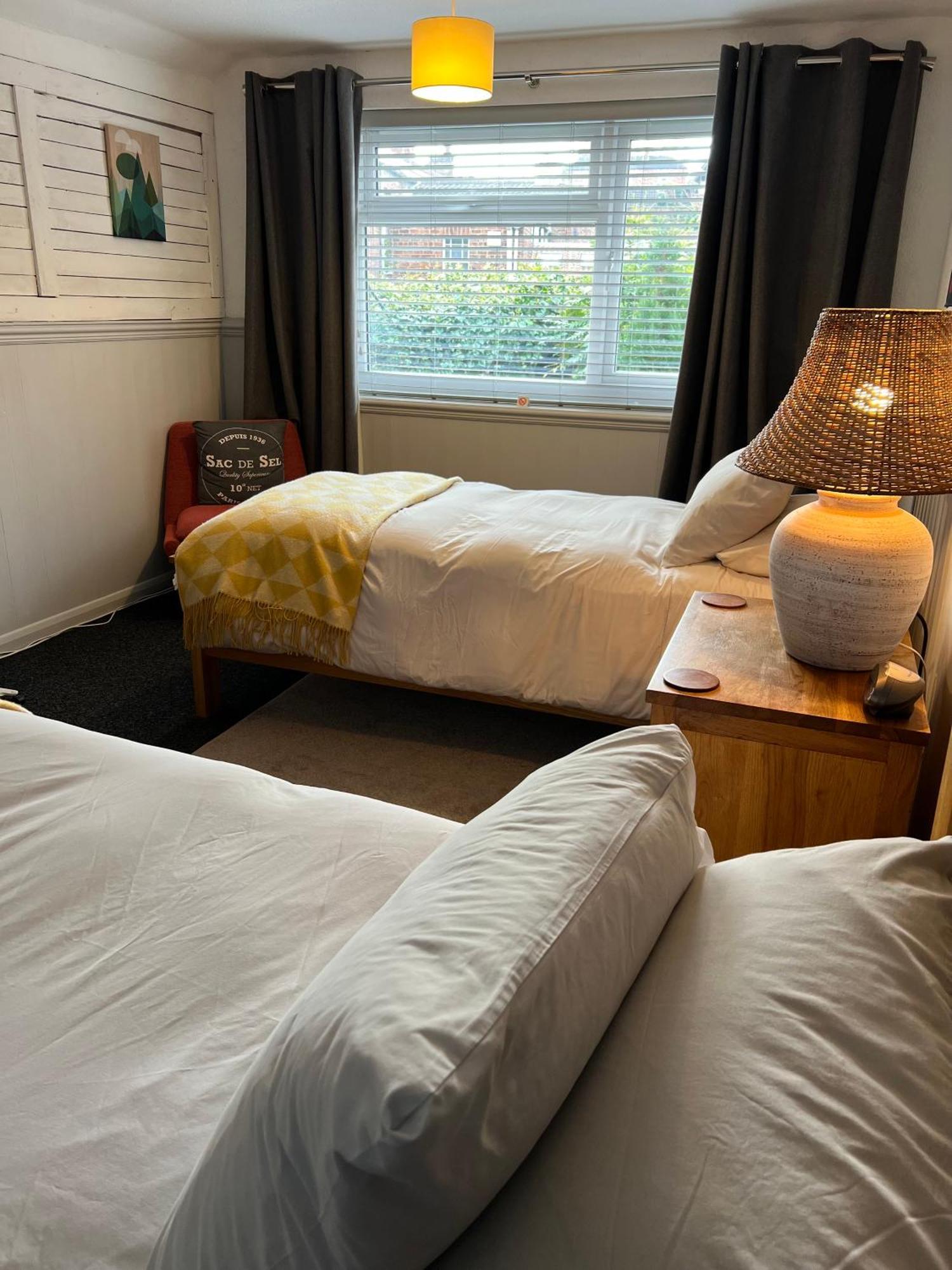 The Traveller'S B&B Лаут Екстериор снимка